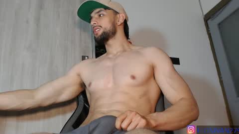 Snapshot of ivanhot279 chatting on June 23, 9:24 pm ivanhot279 online show from June 23, 9:24 pm