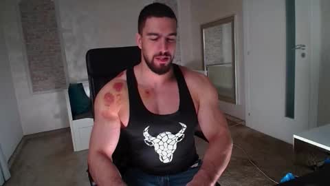 IvanHydee online show from March 8, 5:44 am