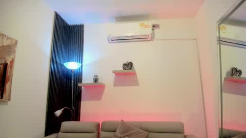 Snapshot of ivania_lua chatting on April 11, 11:03 am ivania_lua online show from April 11, 11:03 am
