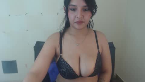 Snapshot of ivanna_rami chatting on February 18, 2:16 am Ivanna online show from February 18, 2:16 am