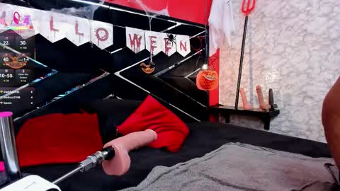 Ivis  online show from October 31, 1:45 pm