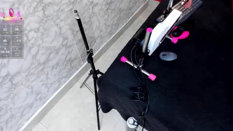 Ivis  online show from November 10, 12:15 pm