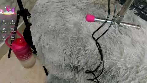 Ivis  online show from April 19, 1:43 pm