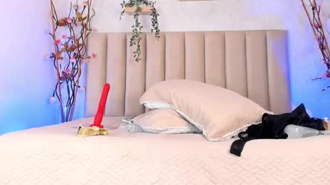 Ivone Adams online show from February 28, 8:54 pm