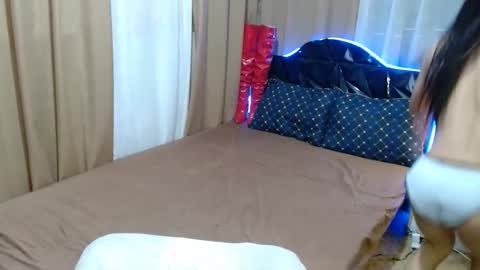 Snapshot of ivone_twinkle chatting on May 15, 1:18 pm ivone_twinkle online show from May 15, 1:18 pm