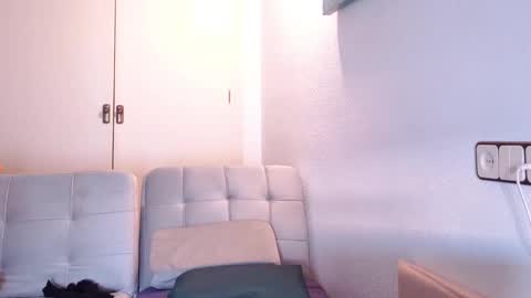 Ivonne online show from February 14, 8:52 am