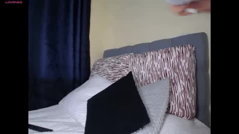 Snapshot of ivonnehills_19 chatting on April 19, 1:38 am Ivonne online show from April 19, 1:38 am