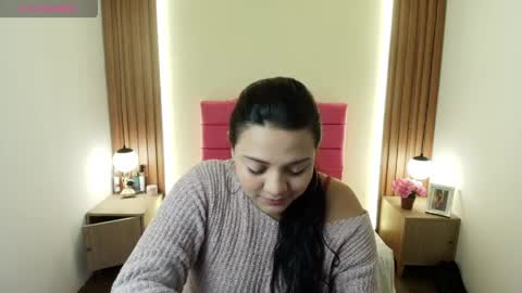 I V O N N E R O S S online show from April 6, 11:55 am