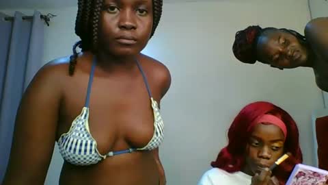 Snapshot of ivory_mae chatting on July 9, 6:12 pm ivory_mae online show from July 9, 6:12 pm