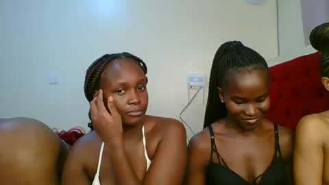 Snapshot of ivory_mae chatting on July 12, 4:25 am ivory_mae online show from July 12, 4:25 am
