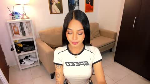 Snapshot of ivorycollins chatting on February 17, 3:47 am kirstenelsie online show from February 17, 3:47 am