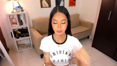 Snapshot of ivorycollins chatting on March 3, 1:21 am kirstenelsie online show from March 3, 1:21 am