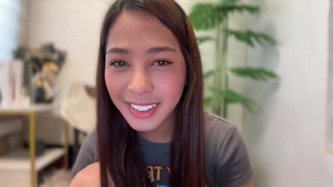 Snapshot of ivorycollins chatting on November 6, 1:50 am kirstenelsie online show from November 6, 1:50 am