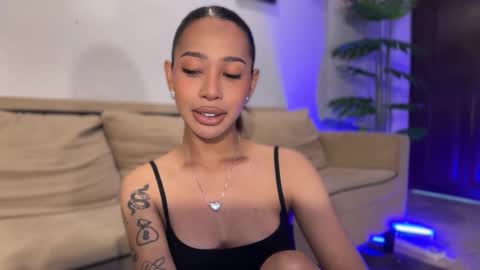 kirstenelsie online show from January 14, 1:11 am