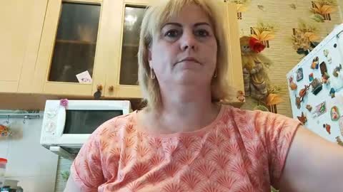ivorydoll11 online show from May 10, 9:25 am