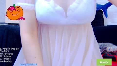 Snapshot of ivorydreams chatting on November 8, 9:24 pm Ivory online show from November 8, 9:24 pm