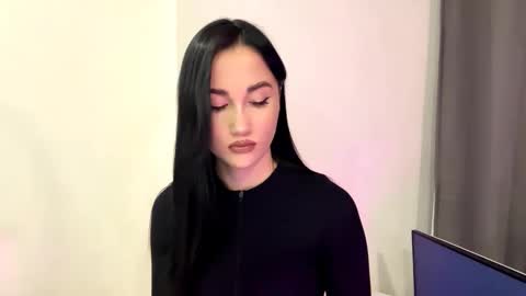 Snapshot of ivoryhochstine chatting on November 27, 1:02 pm Nika online show from November 27, 1:02 pm