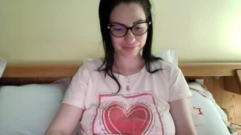 Snapshot of ivoryorchid chatting on December 30, 7:32 pm Ivory online show from December 30, 7:32 pm