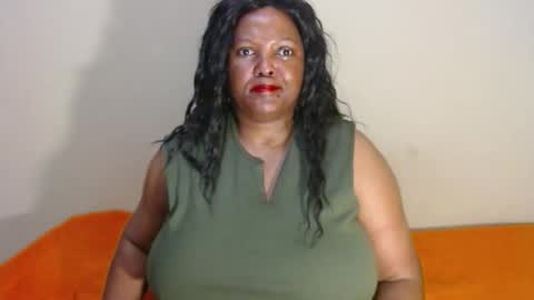 IVORYTITS48 online show from April 23, 5:19 am