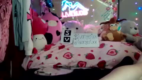 Snapshot of ivorytrixx chatting on June 15, 3:31 am ivorytrixx online show from June 15, 3:31 am