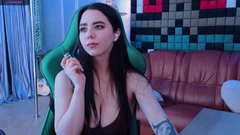 ivorywood_ online show from January 10, 2:30 pm