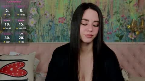 ivorywood_ online show from April 21, 7:50 pm