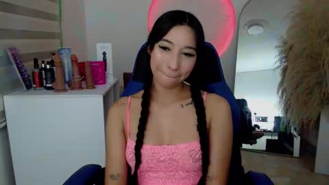 ivvoncute online show from March 17, 12:30 pm