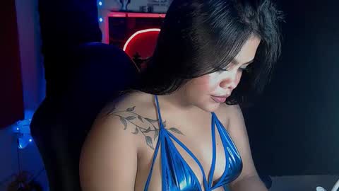 Snapshot of ivy2011 chatting on October 24, 11:56 pm ivy online show from October 24, 11:56 pm