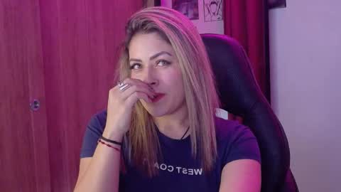 Diana Rojas  online show from October 9, 2:09 am