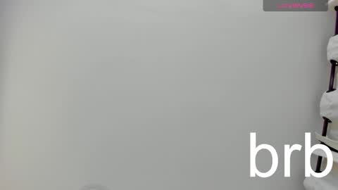 Ivy and Molly online show from December 4, 3:21 pm