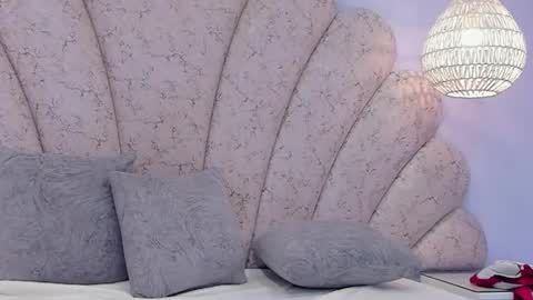 Ivy and Molly online show from September 12, 8:47 am