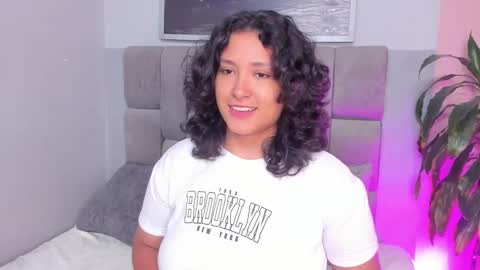 Ivy and Molly online show from September 23, 8:01 pm