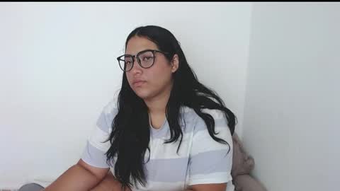 Snapshot of ivy_moon6 chatting on May 6, 10:42 am ivy_moon6 online show from May 6, 10:42 am