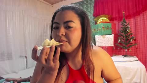 Snapshot of ivy_roosx chatting on December 25, 8:39 pm vivian online show from December 25, 8:39 pm