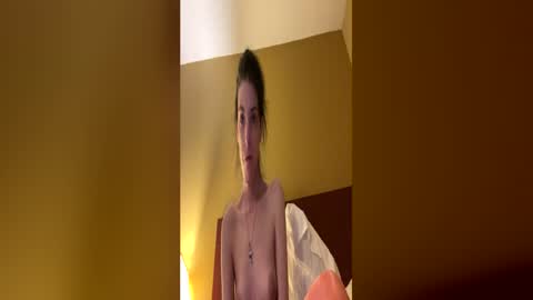 Snapshot of ivy_rose90 chatting on June 3, 2:36 am ivy_rose90 online show from June 3, 2:36 am