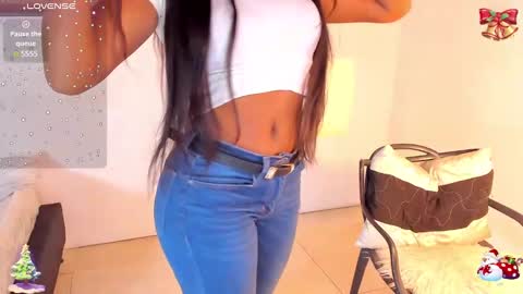 Snapshot of ivybliss8 chatting on December 17, 4:21 pm i v y  b l i s s online show from December 17, 4:21 pm