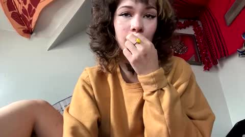 Snapshot of ivydevilll chatting on May 26, 7:21 pm IVY DEVILL online show from May 26, 7:21 pm