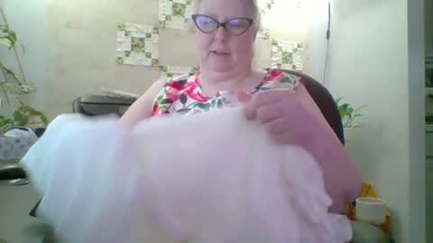 ivyjane3522 online show from June 17, 4:30 pm