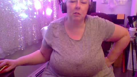 ivyjane3522 online show from July 3, 1:01 am