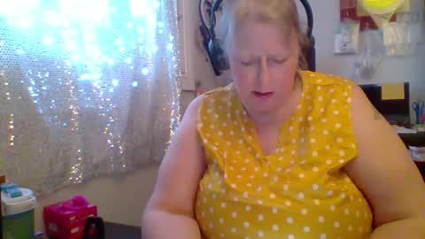 ivyjane3522 online show from July 8, 12:04 am