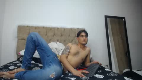 ivyjohns online show from December 8, 3:32 am