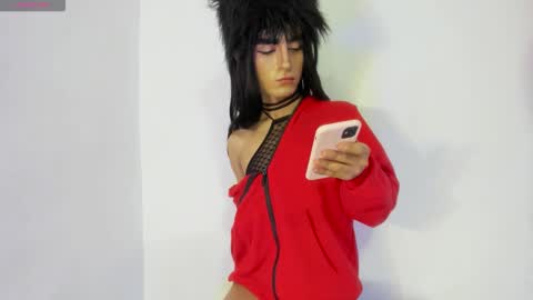 ivymilleer online show from December 17, 2:23 pm