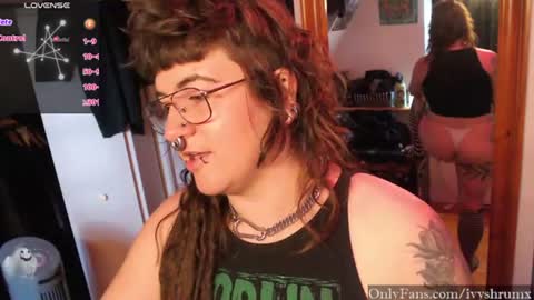 Ivy ShrumX online show from June 11, 1:38 am
