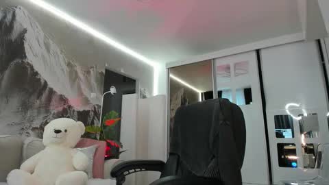 Ivy Belle online show from February 20, 6:26 am