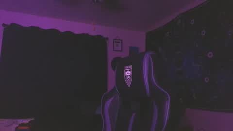 Snapshot of ivyy_sinss chatting on June 8, 1:28 am Amiee online show from June 8, 1:28 am