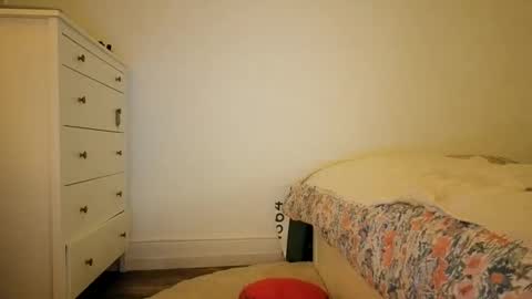 ivyyy1995 online show from October 19, 7:58 pm