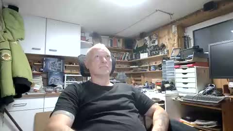 Snapshot of iwalknaked chatting on July 20, 7:38 pm iwalknaked online show from July 20, 7:38 pm