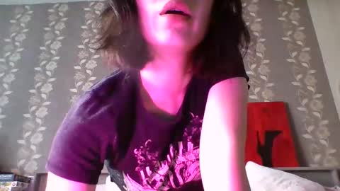 Snapshot of iwannadeep3r chatting on May 10, 10:42 am Eva online show from May 10, 10:42 am