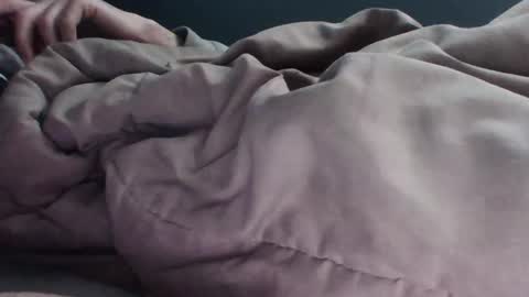 iwannaseeyourassnboobs69 online show from February 22, 2:08 pm
