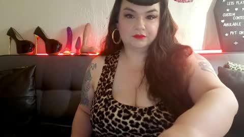 Snapshot of iwazsoaking1 chatting on July 26, 12:34 pm Gwen LaCourt online show from July 26, 12:34 pm